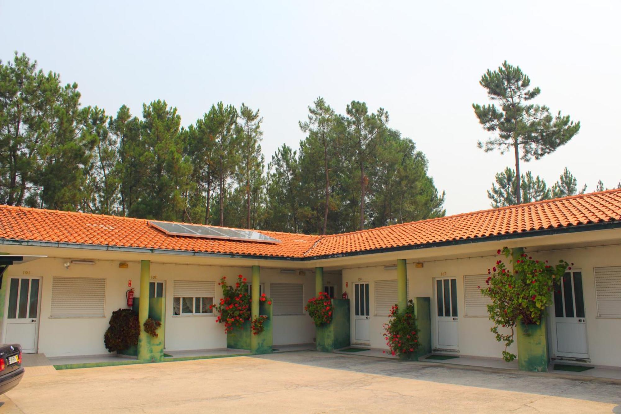 Residencial Pinho Verde มิอัลฮาดา ภายนอก รูปภาพ